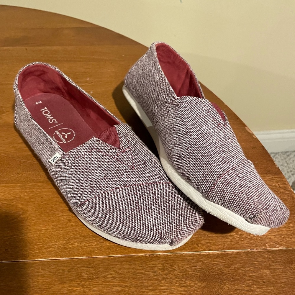 Tom’s shoes - Size 9